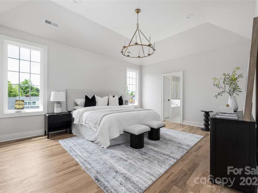 1817 Union Street, Charlotte, NC 28205.  MLS# CAR4252790, YatesRealty ID 21192. Primary Bedroom