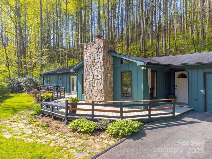 619/621 Kitchens Branch Road, Sylva, NC 28779.  MLS# CAR4247971, YatesRealty ID 21193. Main House