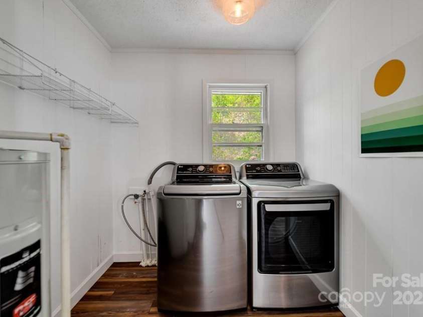 619/621 Kitchens Branch Road, Sylva, NC 28779.  MLS# CAR4247971, YatesRealty ID 21193. Main House