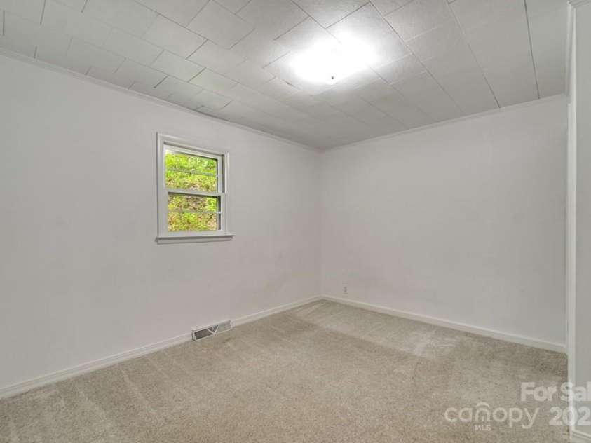 619/621 Kitchens Branch Road, Sylva, NC 28779.  MLS# CAR4247971, YatesRealty ID 21193. Main House