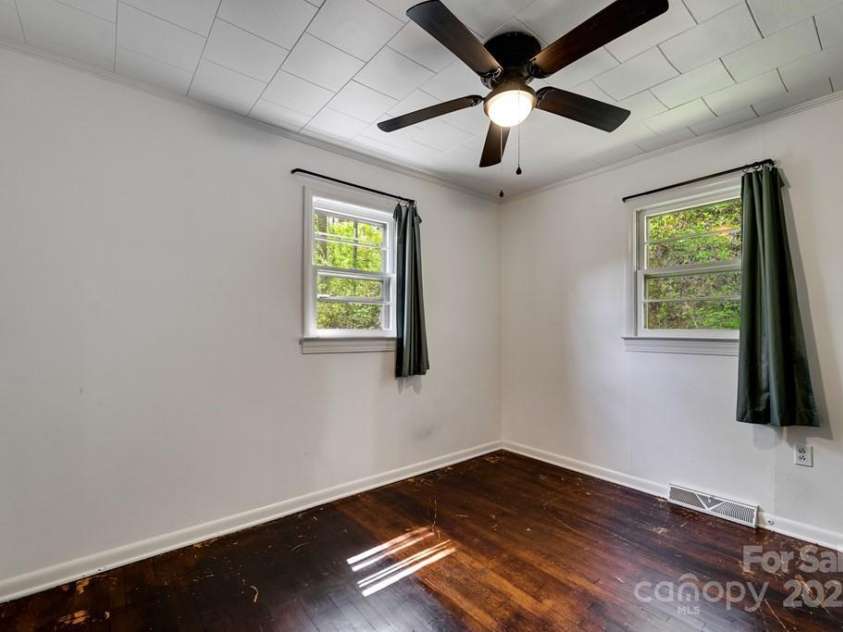 619/621 Kitchens Branch Road, Sylva, NC 28779.  MLS# CAR4247971, YatesRealty ID 21193. Main House