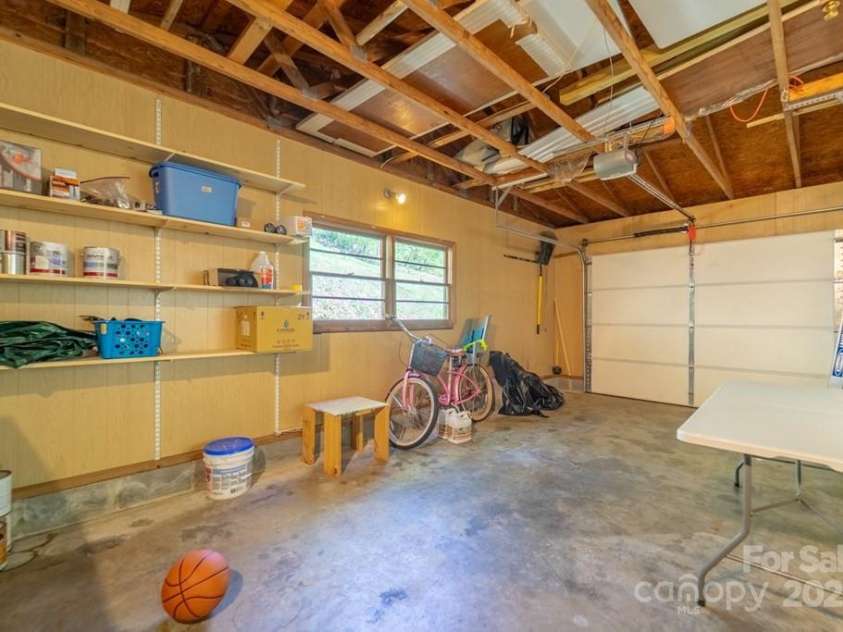 619/621 Kitchens Branch Road, Sylva, NC 28779.  MLS# CAR4247971, YatesRealty ID 21193. Main House