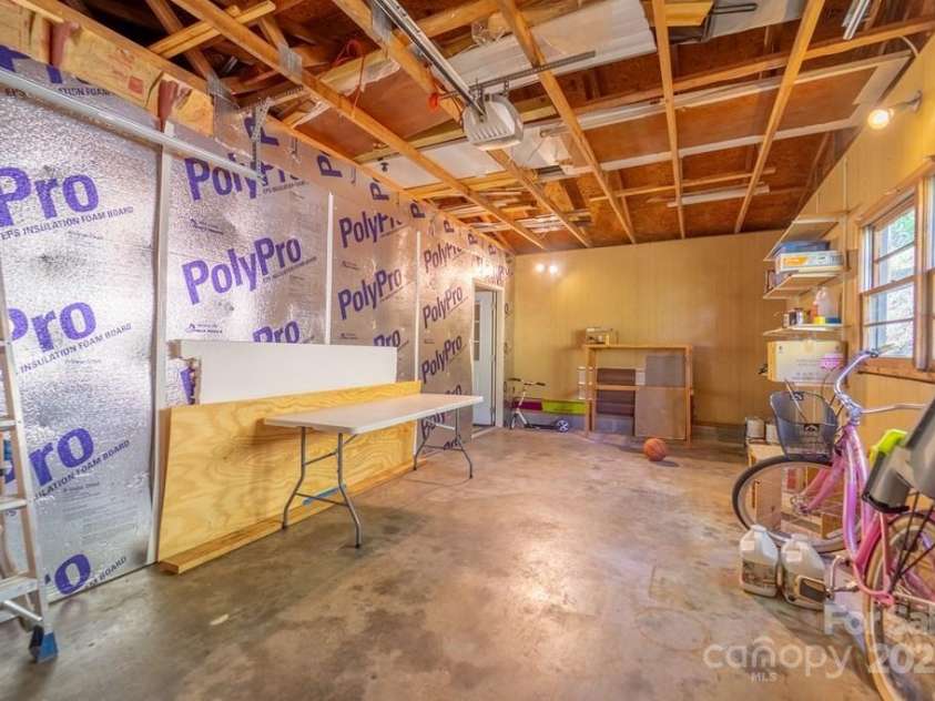 619/621 Kitchens Branch Road, Sylva, NC 28779.  MLS# CAR4247971, YatesRealty ID 21193. Main House