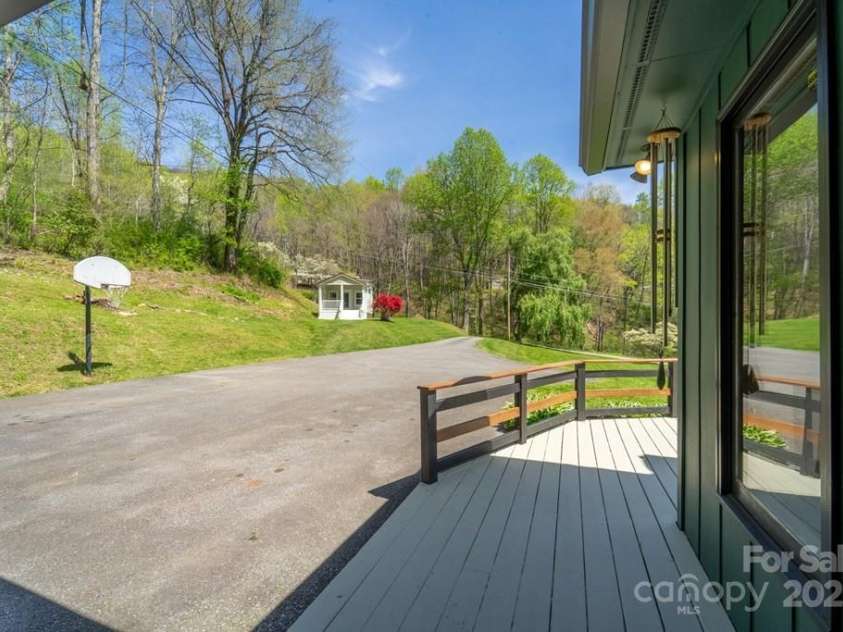 619/621 Kitchens Branch Road, Sylva, NC 28779.  MLS# CAR4247971, YatesRealty ID 21193. Main House