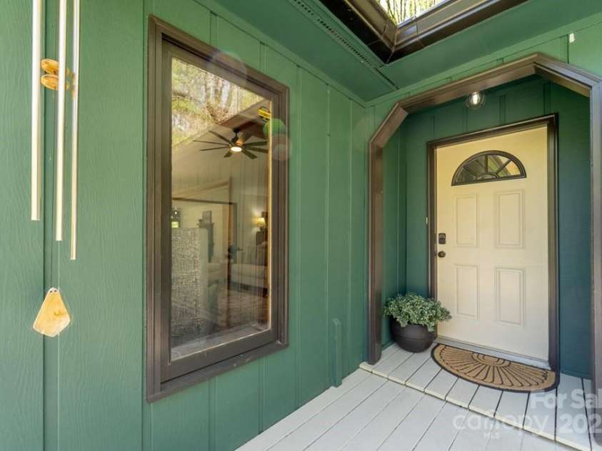 619/621 Kitchens Branch Road, Sylva, NC 28779.  MLS# CAR4247971, YatesRealty ID 21193. Main House