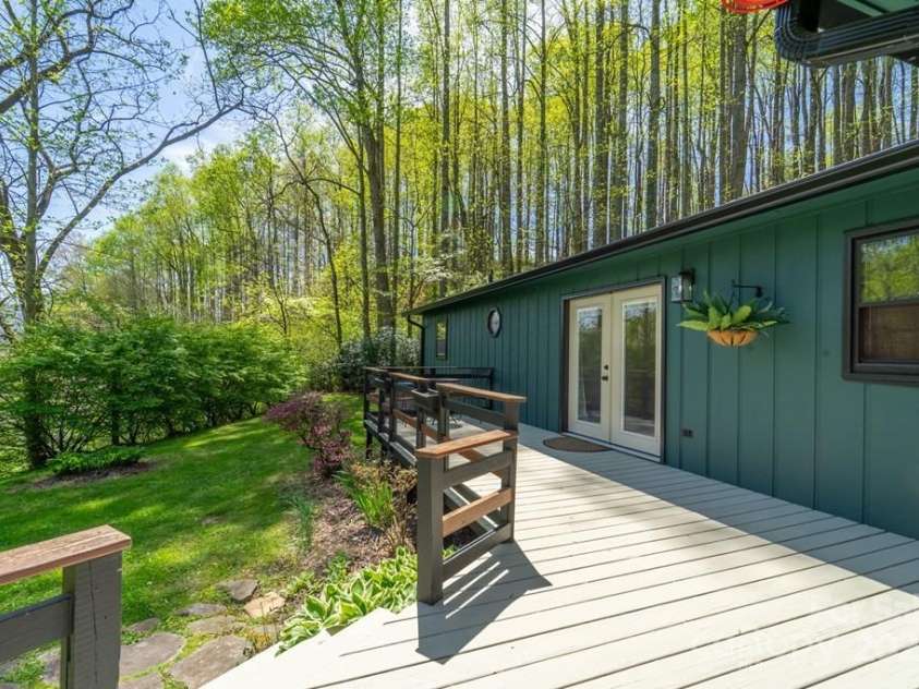 619/621 Kitchens Branch Road, Sylva, NC 28779.  MLS# CAR4247971, YatesRealty ID 21193. Main House