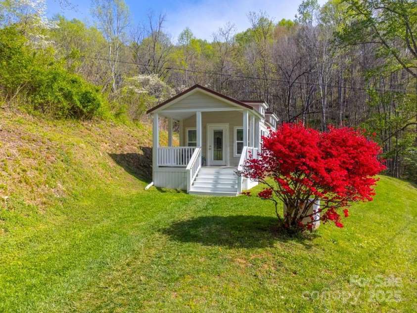 619/621 Kitchens Branch Road, Sylva, NC 28779.  MLS# CAR4247971, YatesRealty ID 21193. Tiny Home