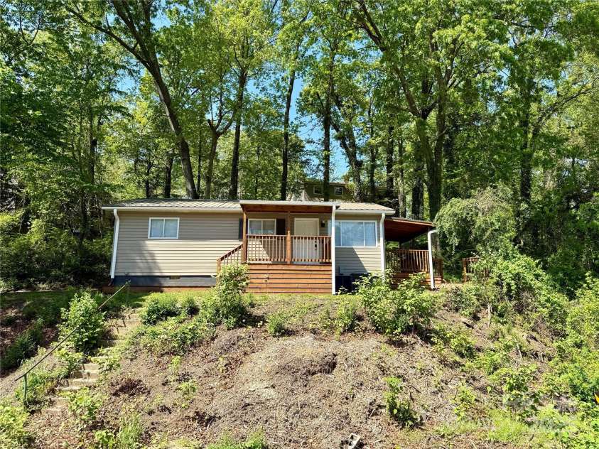 199 Druid Drive, Asheville, NC 28806.  MLS# CAR4250894, YatesRealty ID 21194. 