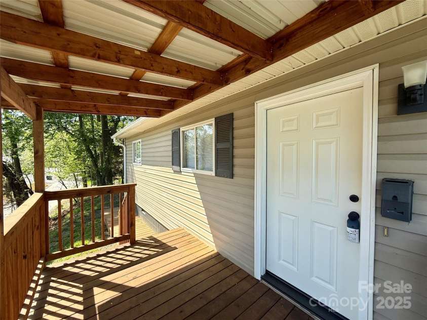 199 Druid Drive, Asheville, NC 28806.  MLS# CAR4250894, YatesRealty ID 21194. 