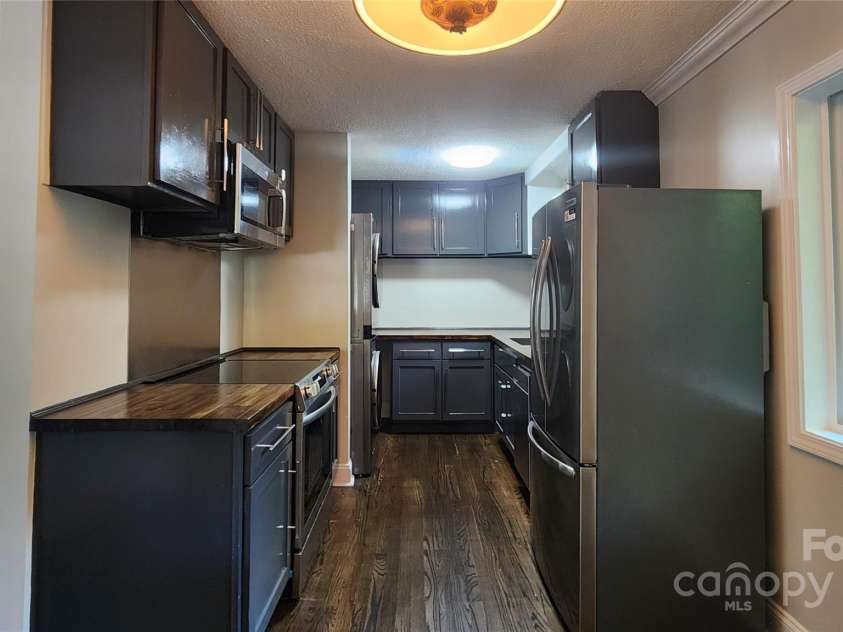 199 Druid Drive, Asheville, NC 28806.  MLS# CAR4250894, YatesRealty ID 21194. 