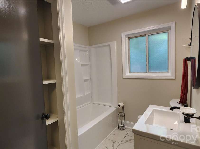 199 Druid Drive, Asheville, NC 28806.  MLS# CAR4250894, YatesRealty ID 21194. 