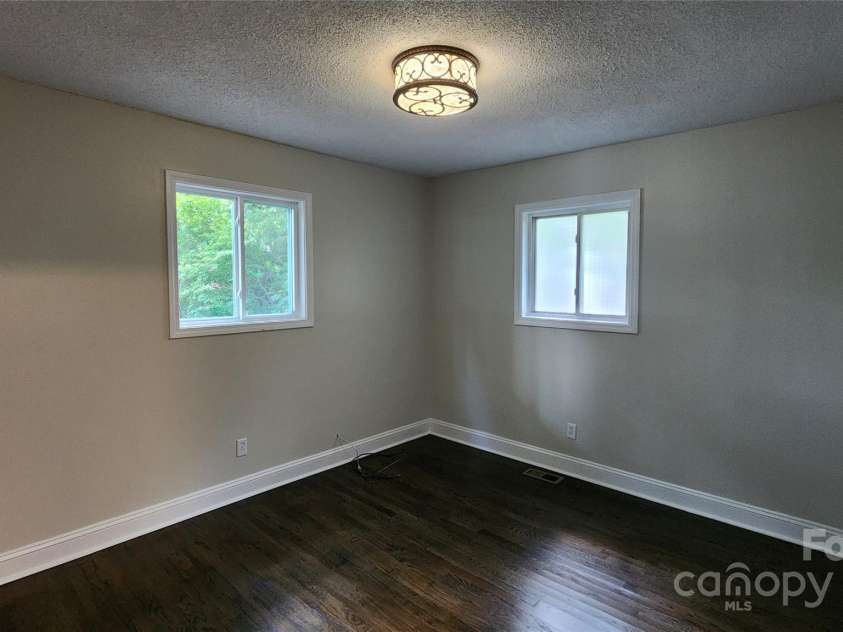 199 Druid Drive, Asheville, NC 28806.  MLS# CAR4250894, YatesRealty ID 21194. 