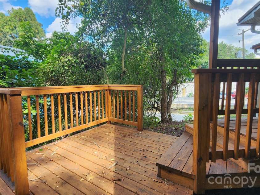 199 Druid Drive, Asheville, NC 28806.  MLS# CAR4250894, YatesRealty ID 21194. 