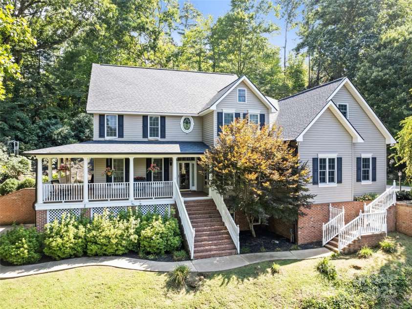 40 Panda Trail, Waynesville, NC 28785.  MLS# CAR4296115, YatesRealty ID 21194. 