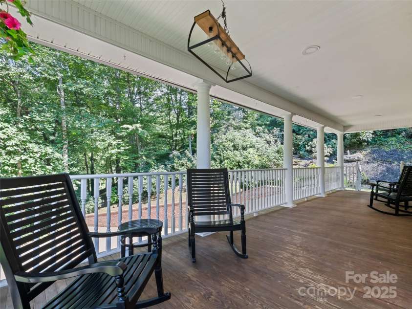 40 Panda Trail, Waynesville, NC 28785.  MLS# CAR4296115, YatesRealty ID 21194. 