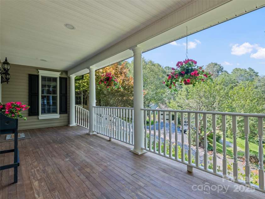 40 Panda Trail, Waynesville, NC 28785.  MLS# CAR4296115, YatesRealty ID 21194. 
