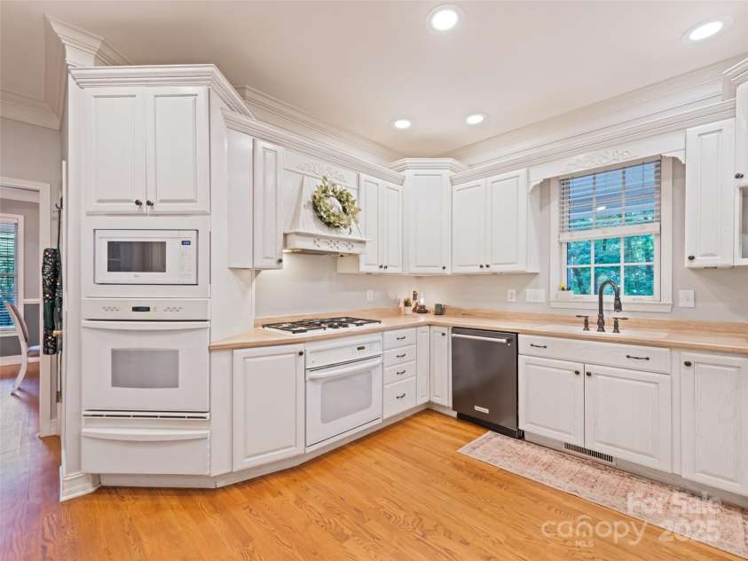 40 Panda Trail, Waynesville, NC 28785.  MLS# CAR4296115, YatesRealty ID 21194. 