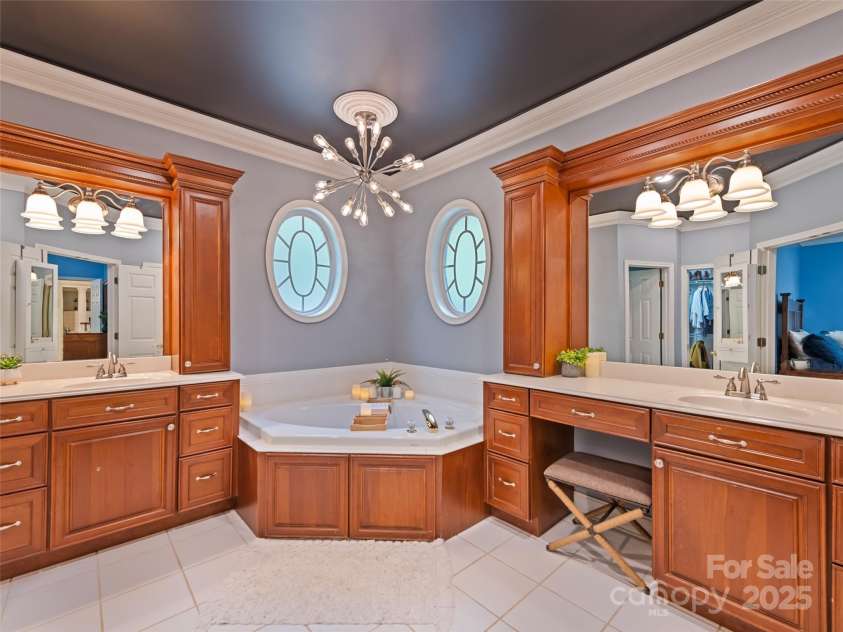 40 Panda Trail, Waynesville, NC 28785.  MLS# CAR4296115, YatesRealty ID 21194. 