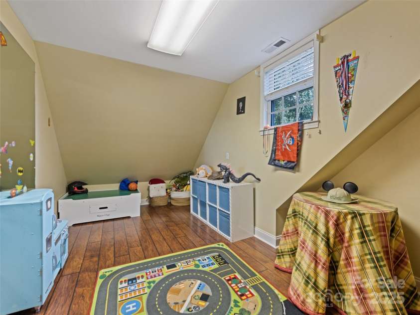 40 Panda Trail, Waynesville, NC 28785.  MLS# CAR4296115, YatesRealty ID 21194. 