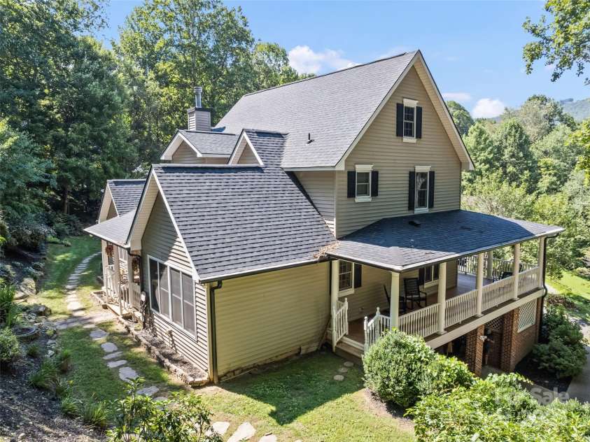 40 Panda Trail, Waynesville, NC 28785.  MLS# CAR4296115, YatesRealty ID 21194. 