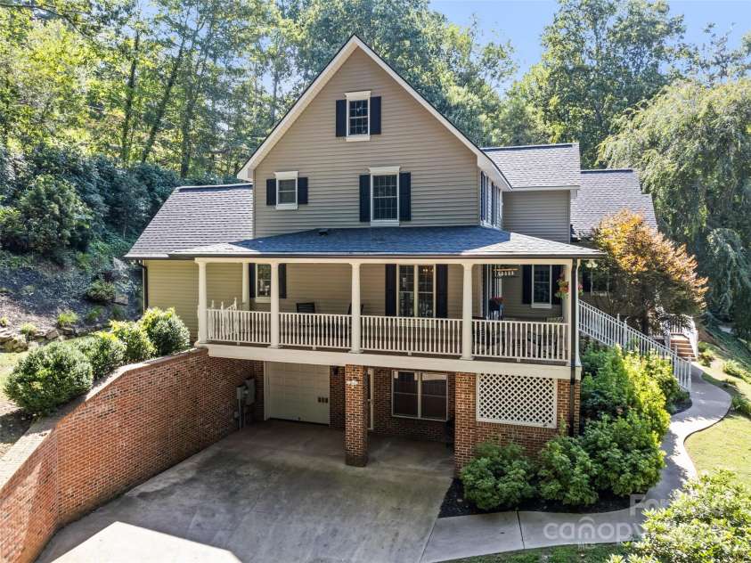 40 Panda Trail, Waynesville, NC 28785.  MLS# CAR4296115, YatesRealty ID 21194. 