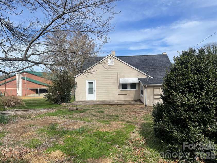 2490 Connelly Springs Road, Granite Falls, NC 28630.  MLS# CAR4378338, YatesRealty ID 21195. 