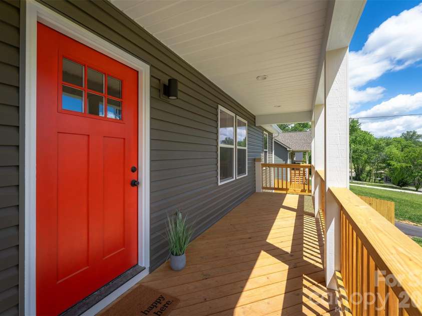 21 Justice Ridge Terrace, Candler, NC 28715.  MLS# CAR4376887, YatesRealty ID 21196. 