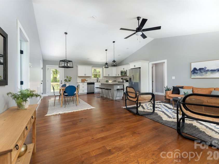 21 Justice Ridge Terrace, Candler, NC 28715.  MLS# CAR4376887, YatesRealty ID 21196. 