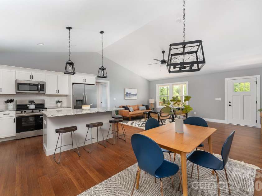21 Justice Ridge Terrace, Candler, NC 28715.  MLS# CAR4376887, YatesRealty ID 21196. 