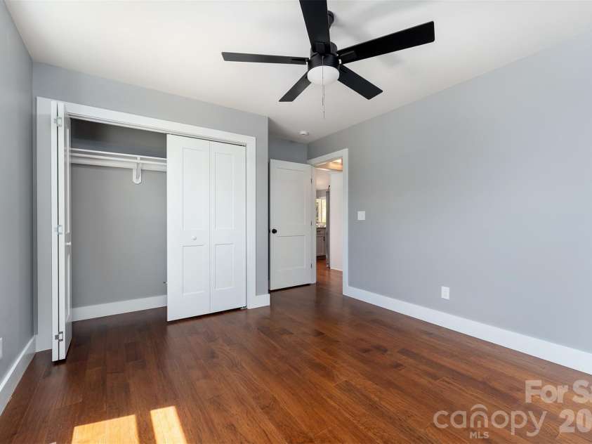 21 Justice Ridge Terrace, Candler, NC 28715.  MLS# CAR4376887, YatesRealty ID 21196. 