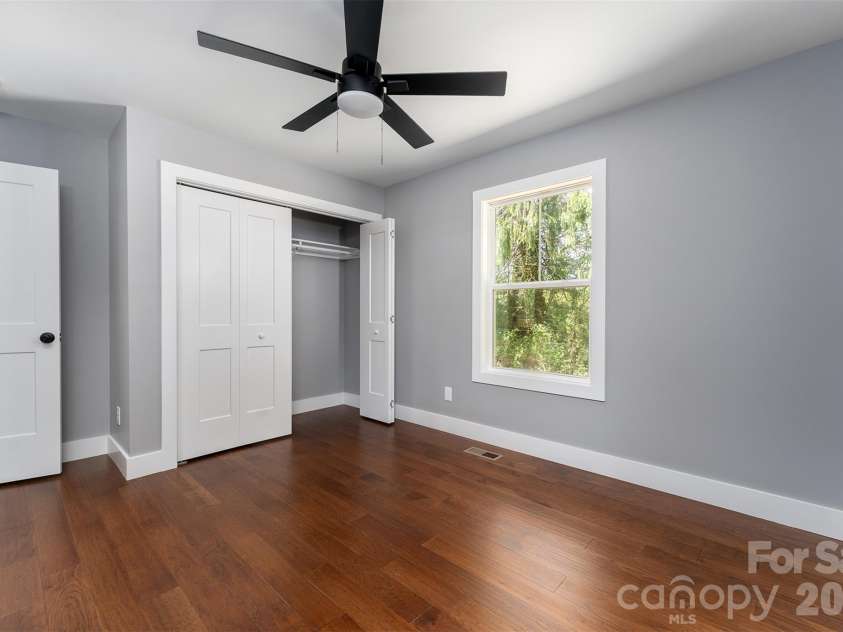 21 Justice Ridge Terrace, Candler, NC 28715.  MLS# CAR4376887, YatesRealty ID 21196. 