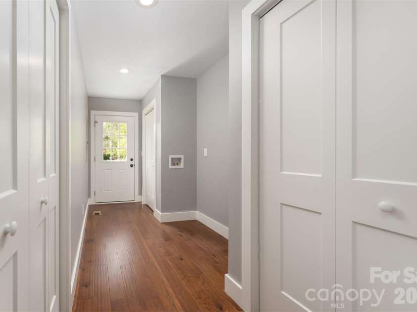 21 Justice Ridge Terrace, Candler, NC 28715.  MLS# CAR4376887, YatesRealty ID 21196. 