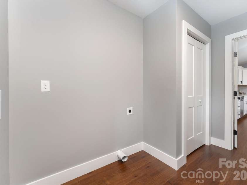 21 Justice Ridge Terrace, Candler, NC 28715.  MLS# CAR4376887, YatesRealty ID 21196. 
