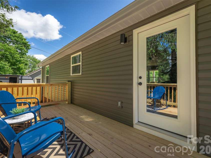 21 Justice Ridge Terrace, Candler, NC 28715.  MLS# CAR4376887, YatesRealty ID 21196. 