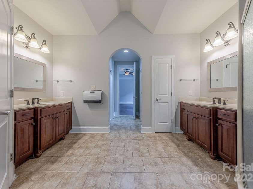 4113 Hoffmeister Drive, Waxhaw, NC 28173.  MLS# CAR4259399, YatesRealty ID 21196. 