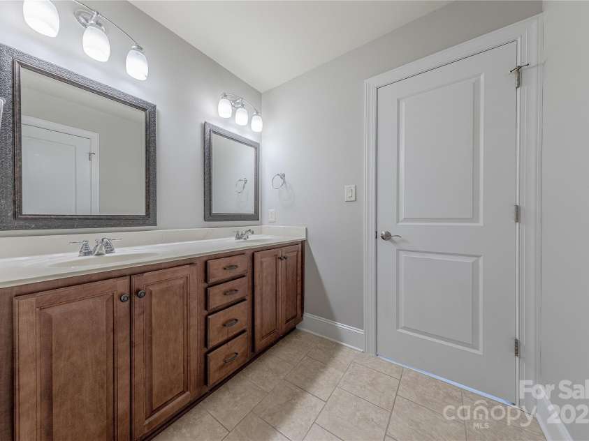 4113 Hoffmeister Drive, Waxhaw, NC 28173.  MLS# CAR4259399, YatesRealty ID 21196. 