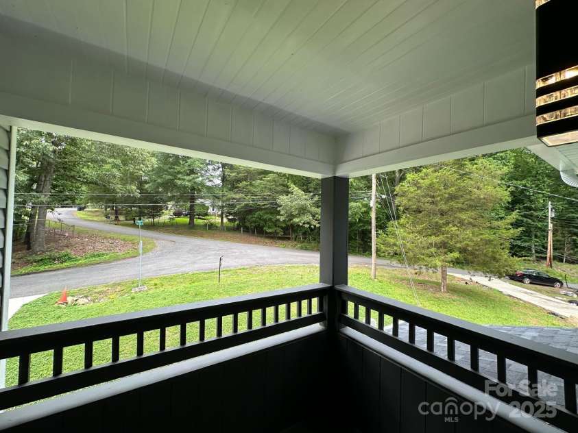 8701 Dixie Drive, Charlotte, NC 28278.  MLS# CAR4259510, YatesRealty ID 21197. 2nd Floor Balcony