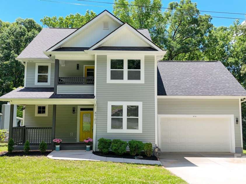 8701 Dixie Drive, Charlotte, NC 28278.  MLS# CAR4259510, YatesRealty ID 21197. 