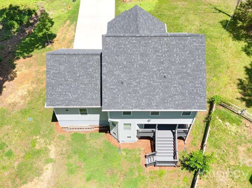 8701 Dixie Drive, Charlotte, NC 28278.  MLS# CAR4259510, YatesRealty ID 21197. 