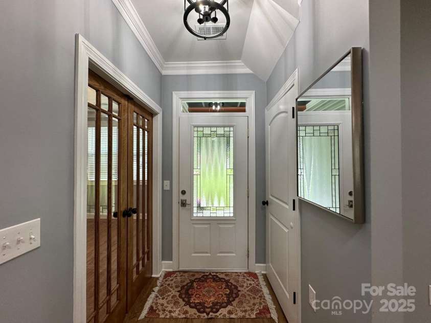 8701 Dixie Drive, Charlotte, NC 28278.  MLS# CAR4259510, YatesRealty ID 21197. 