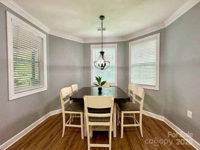 8701 Dixie Drive, Charlotte, NC 28278.  MLS# CAR4259510, YatesRealty ID 21197. 