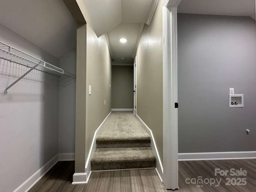 8701 Dixie Drive, Charlotte, NC 28278.  MLS# CAR4259510, YatesRealty ID 21197. 