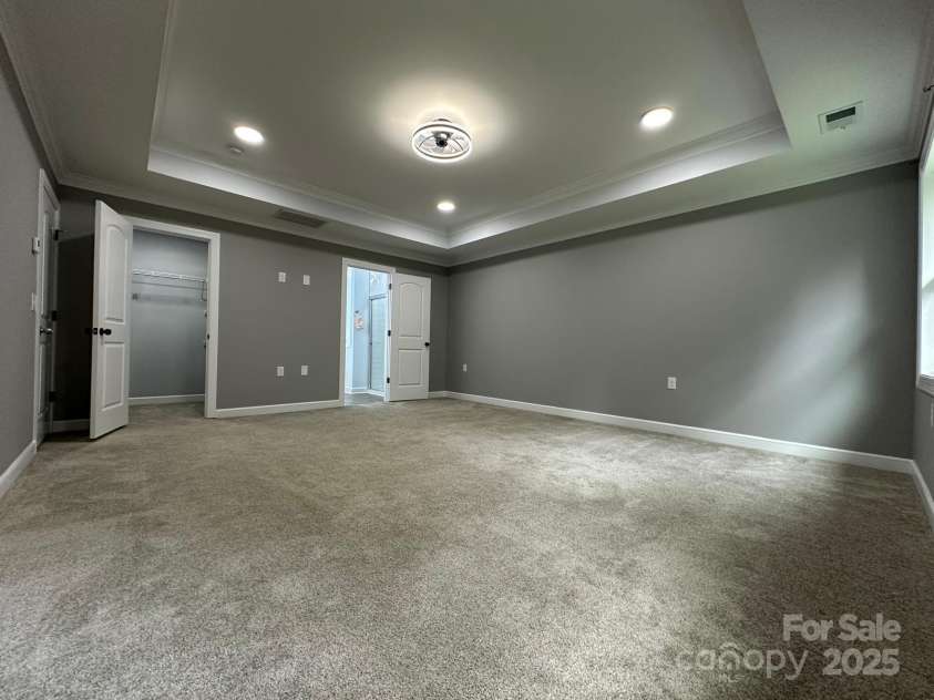 8701 Dixie Drive, Charlotte, NC 28278.  MLS# CAR4259510, YatesRealty ID 21197. Main Suite