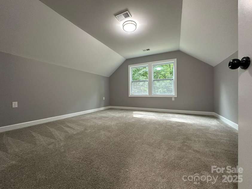 8701 Dixie Drive, Charlotte, NC 28278.  MLS# CAR4259510, YatesRealty ID 21197. Oversized Bonus Room