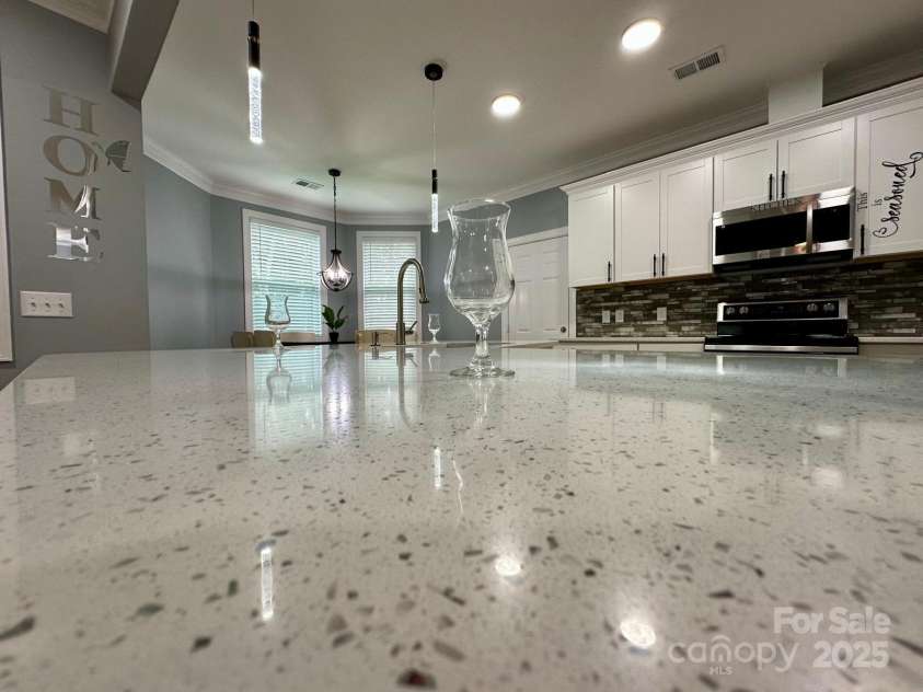 8701 Dixie Drive, Charlotte, NC 28278.  MLS# CAR4259510, YatesRealty ID 21197. Quartz Countertops
