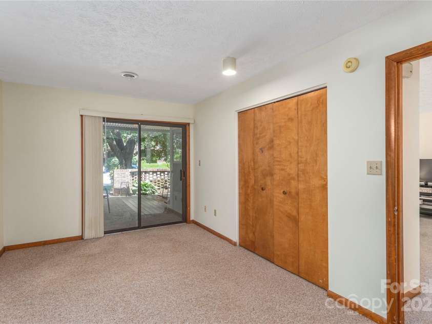 33 Ravencroft Lane, Asheville, NC 28803.  MLS# CAR4251539, YatesRealty ID 21199. 2nd Bedroom