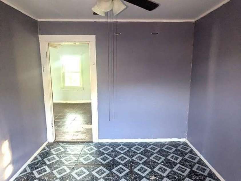 901 State Street, Marion, NC 28752.  MLS# CAR4410559, YatesRealty ID 21199. 