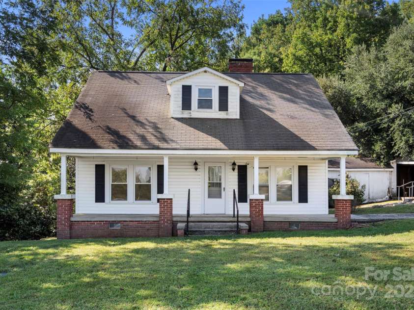 4601 Mooresville Road, Kannapolis, NC 28081.  MLS# CAR4303506, YatesRealty ID 212. 