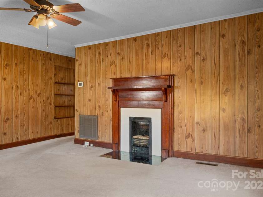 4601 Mooresville Road, Kannapolis, NC 28081.  MLS# CAR4303506, YatesRealty ID 212. 