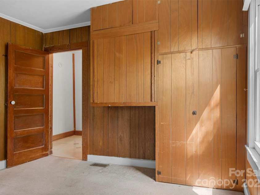 4601 Mooresville Road, Kannapolis, NC 28081.  MLS# CAR4303506, YatesRealty ID 212. 